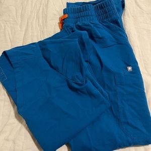 Figs Scrubs Women’s Alps Blue Casma Top and High Waisted Yola Pants